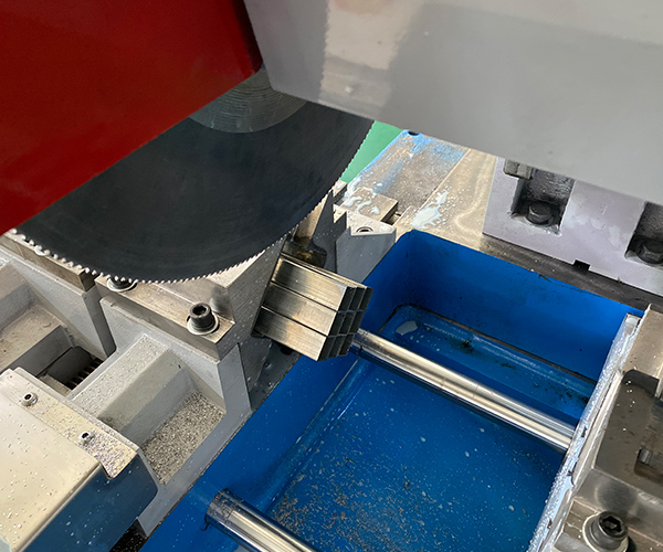 Classificação da máquina de corte de tubo